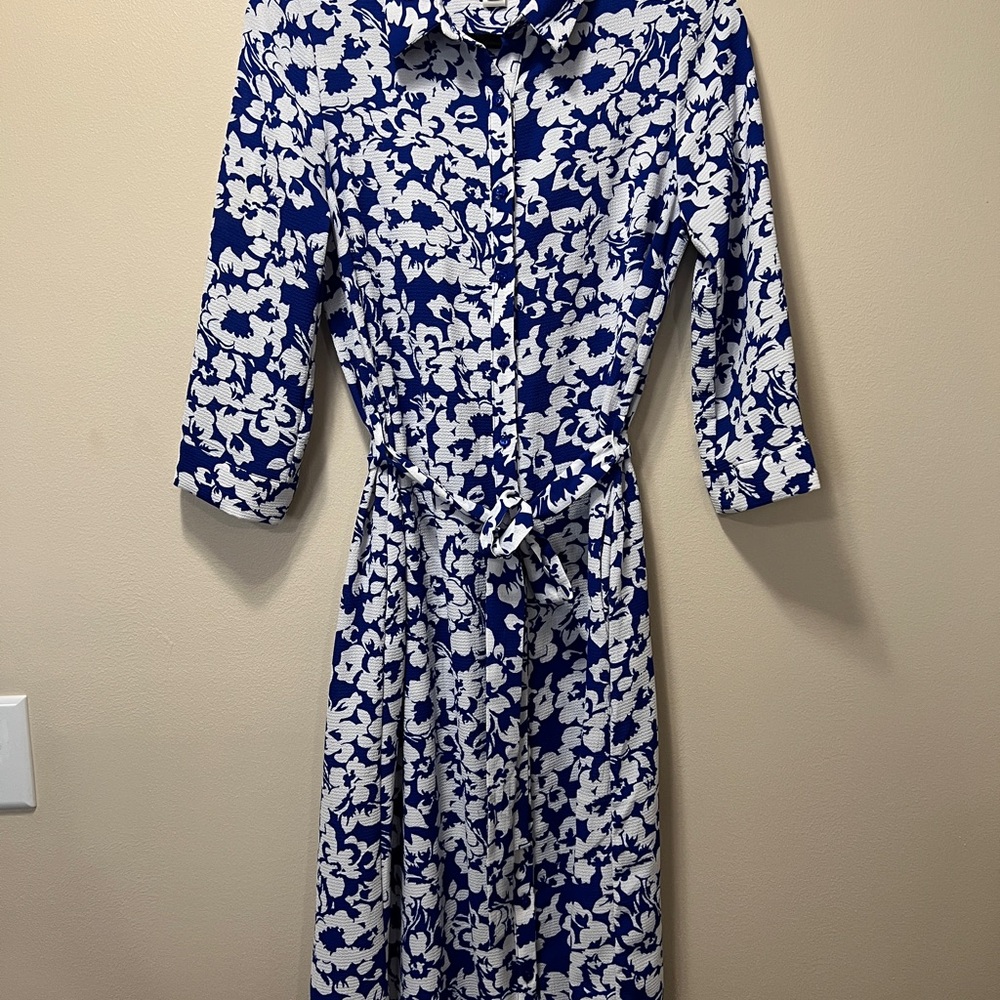 Monteau Blue and White Floral Long Sleeve Dress